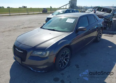 2015 Chrysler 300 300S z USA, uszkodzony, nr VIN 2C3CCABG7FH766790